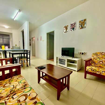 Batu Ferringhi Bayu Emas Apartment Ngoại thất bức ảnh