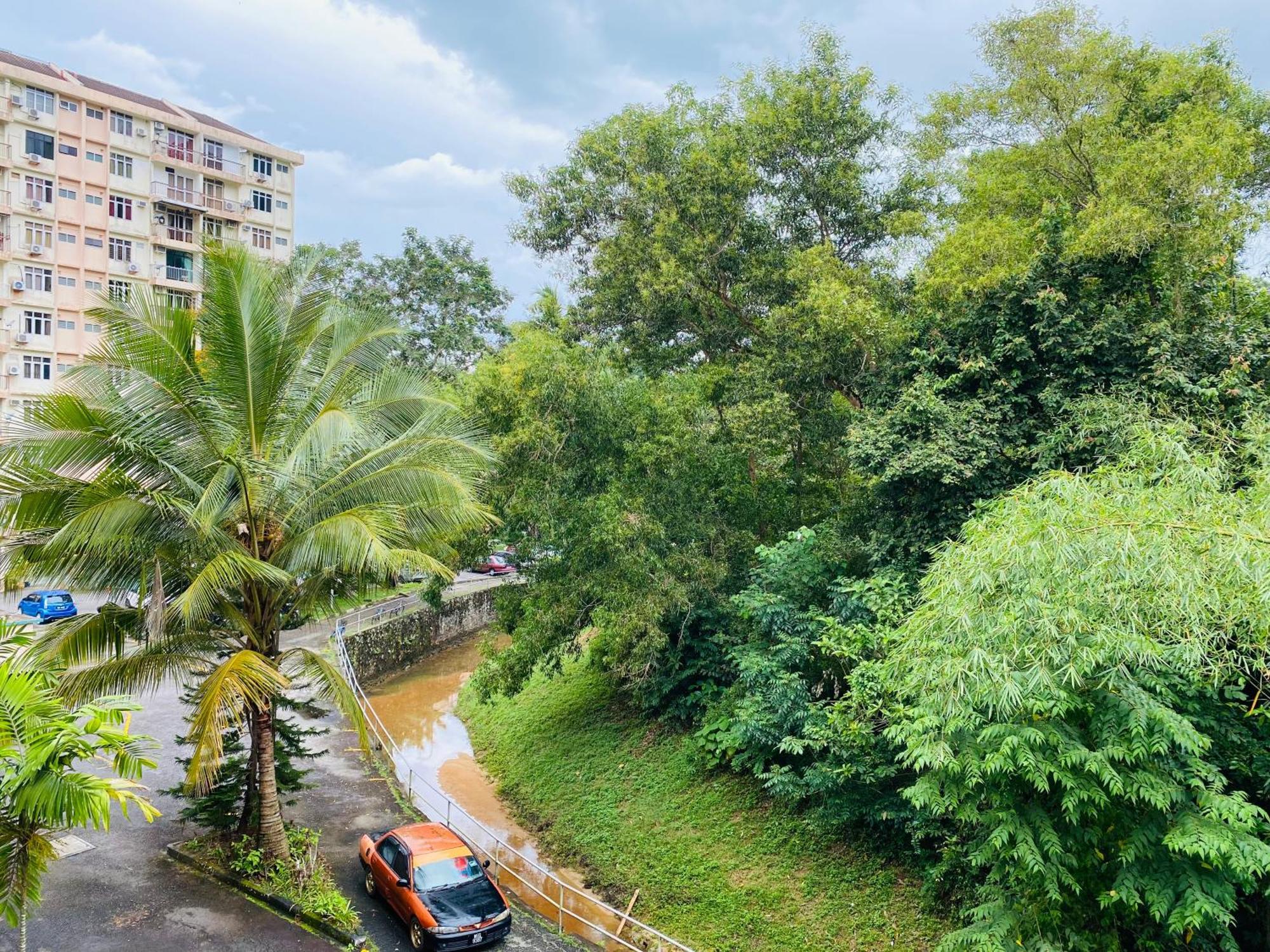 Batu Ferringhi Bayu Emas Apartment Ngoại thất bức ảnh