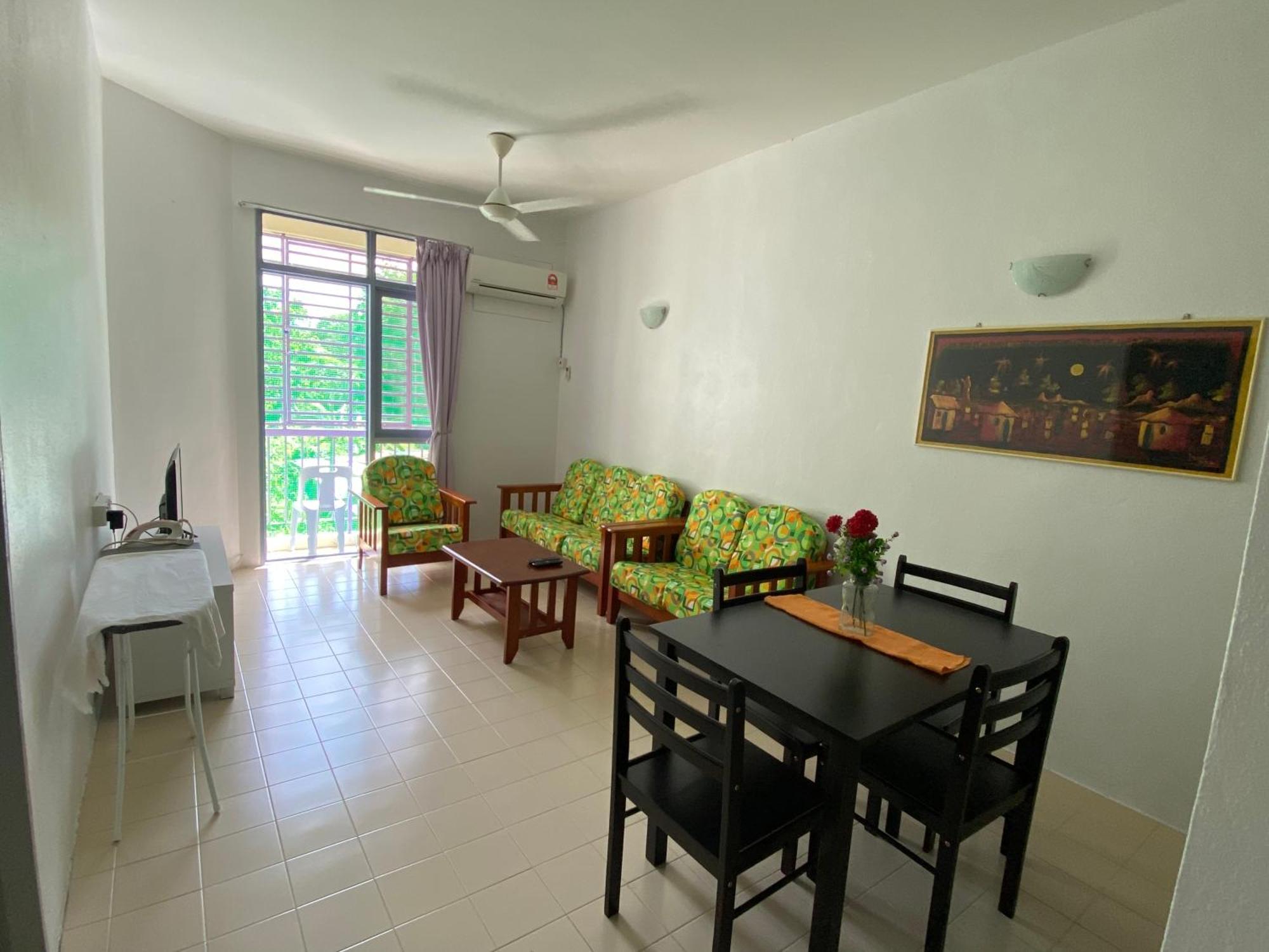 Batu Ferringhi Bayu Emas Apartment Ngoại thất bức ảnh